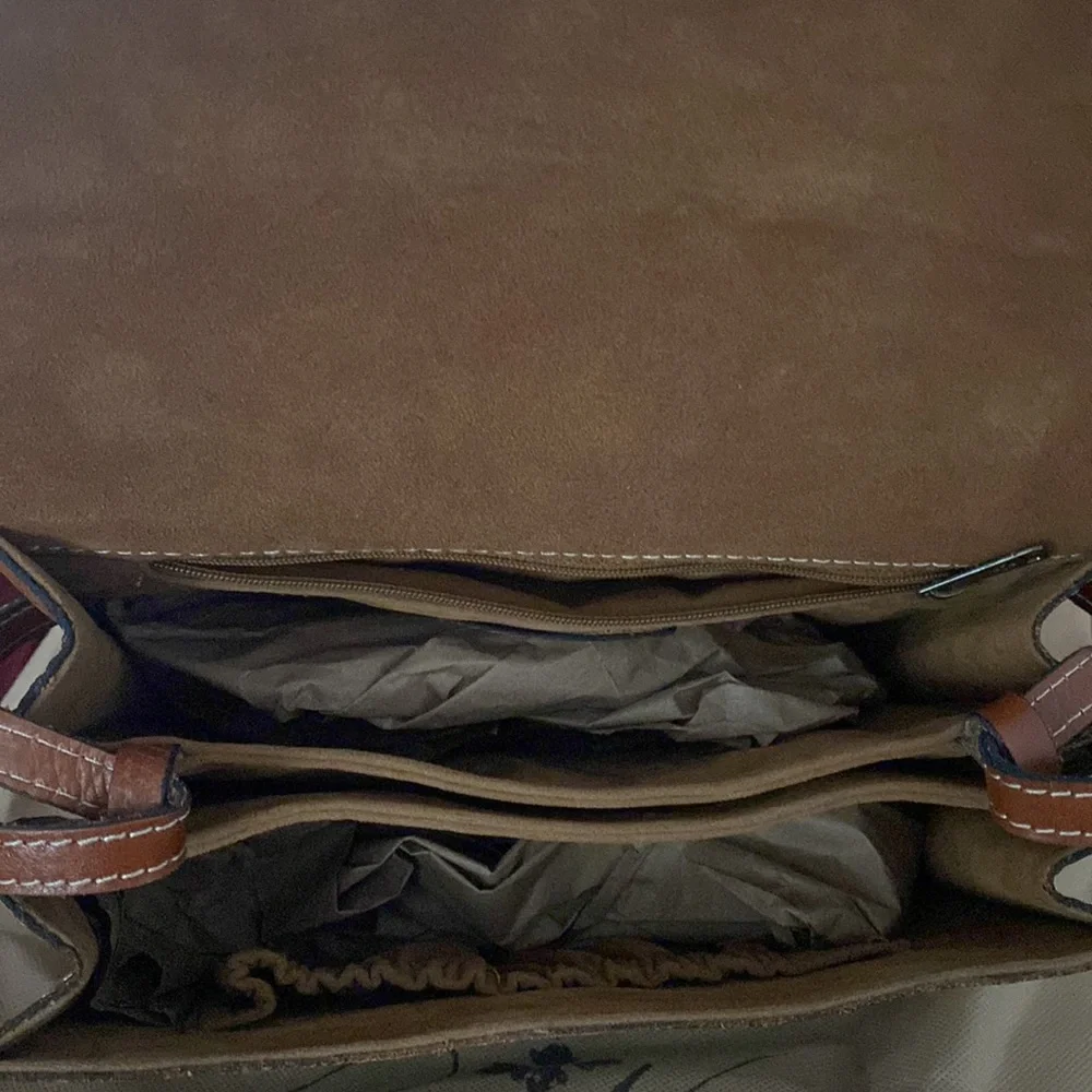 Patricia Nash Italian Leather Handbag - Picture 3 of 7